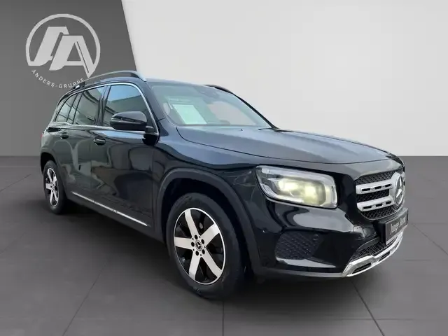 Mercedes-Benz GLB 220