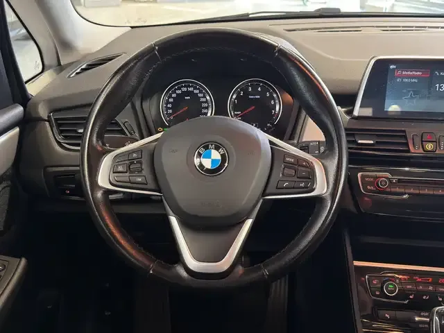 BMW 218