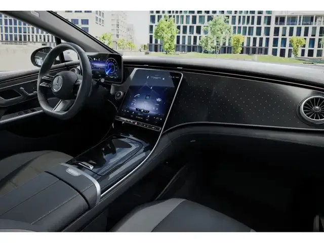 Mercedes-Benz EQE 300