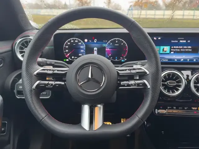 Mercedes-Benz CLA 200