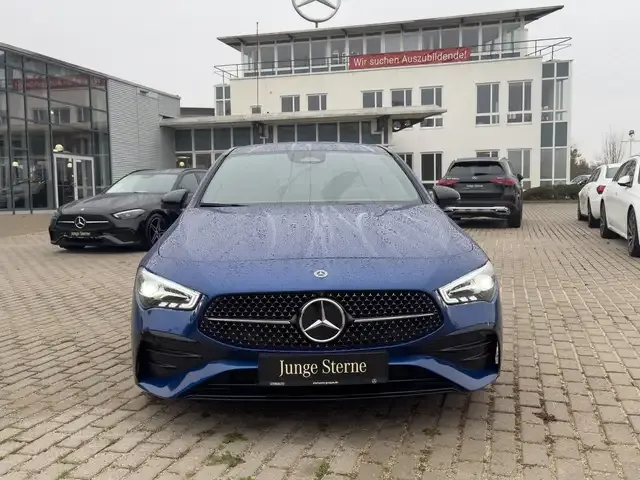 Mercedes-Benz CLA 200
