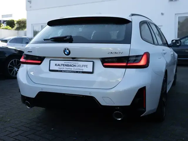 BMW 330