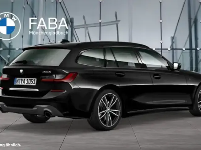 BMW 330