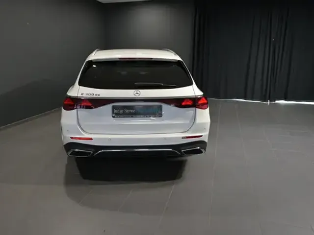 Mercedes-Benz E 300