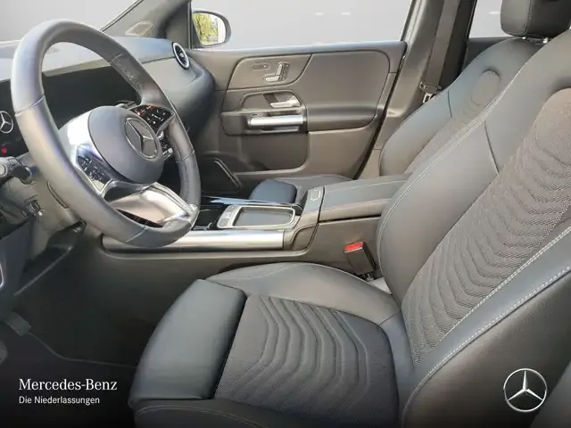 Mercedes-Benz B 220