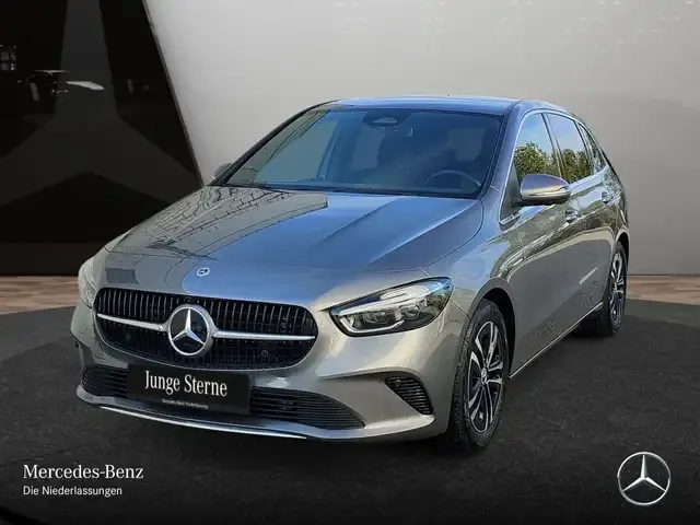 Mercedes-Benz B 220