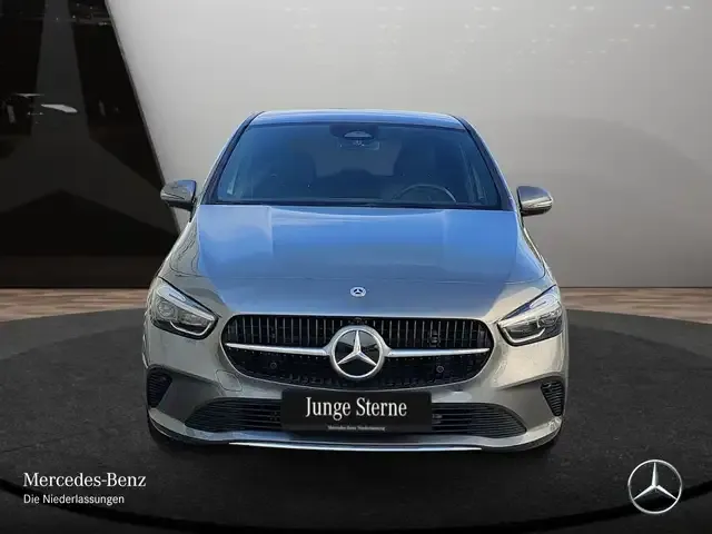 Mercedes-Benz B 220