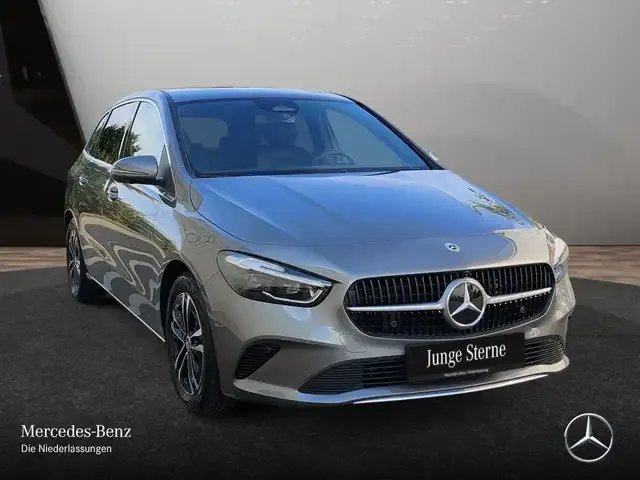 Mercedes-Benz B 220