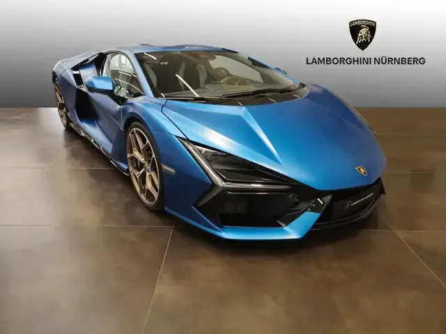 Lamborghini Revuelto