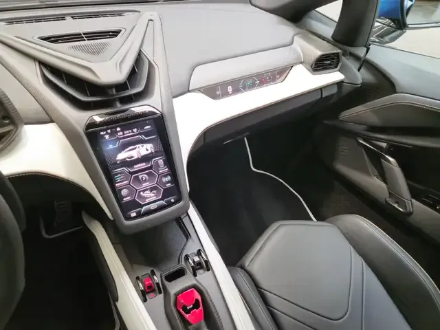 Lamborghini Revuelto