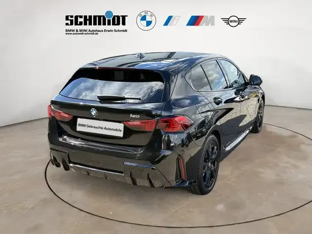 BMW 114