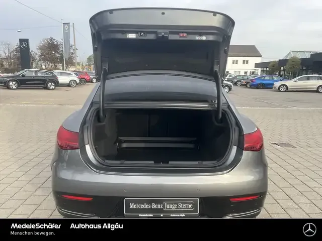 Mercedes-Benz EQE 300