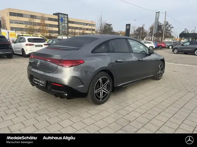 Mercedes-Benz EQE 300