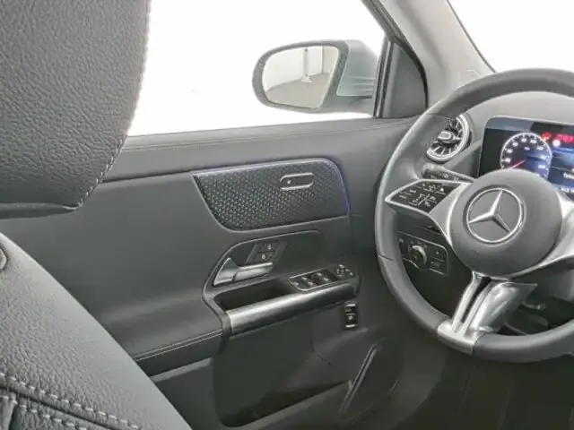 Mercedes-Benz GLA 180