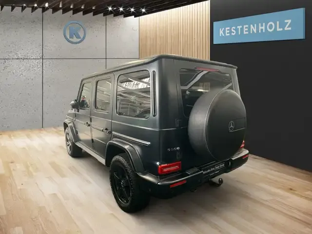Mercedes-Benz G 500
