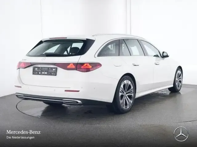 Mercedes-Benz E 200