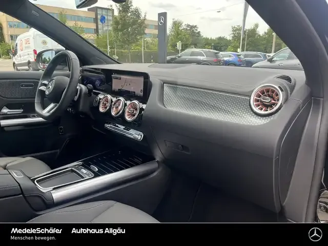 Mercedes-Benz EQA 300