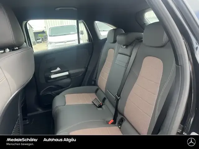 Mercedes-Benz EQA 300