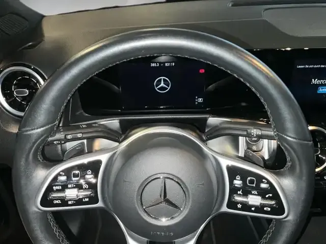 Mercedes-Benz GLB 200