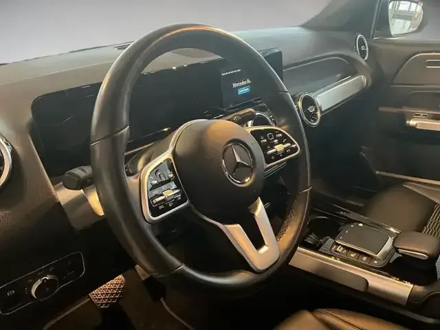 Mercedes-Benz GLB 200