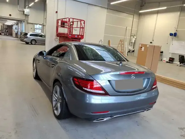 Mercedes-Benz SLC 300