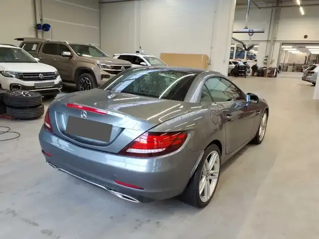 Mercedes-Benz SLC 300