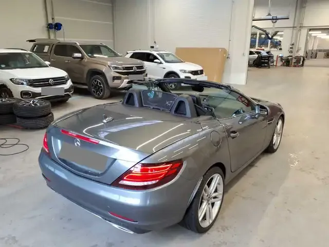 Mercedes-Benz SLC 300