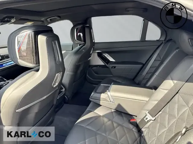 BMW 740
