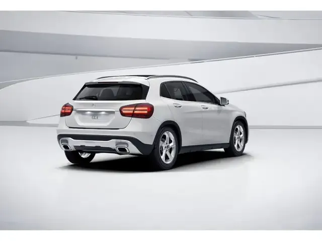 Mercedes-Benz GLA 200