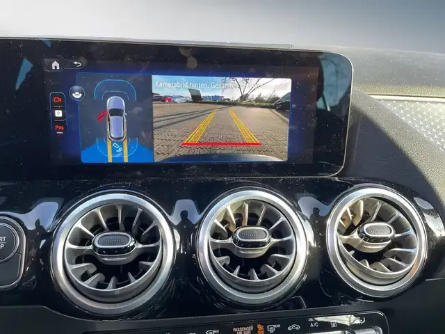 Mercedes-Benz EQA 300