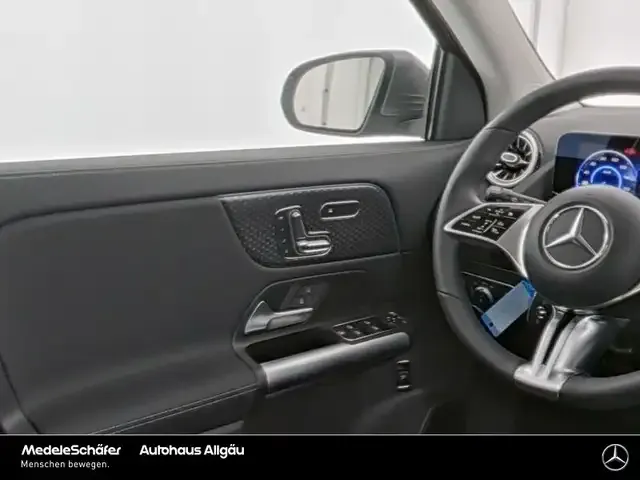 Mercedes-Benz EQA 300