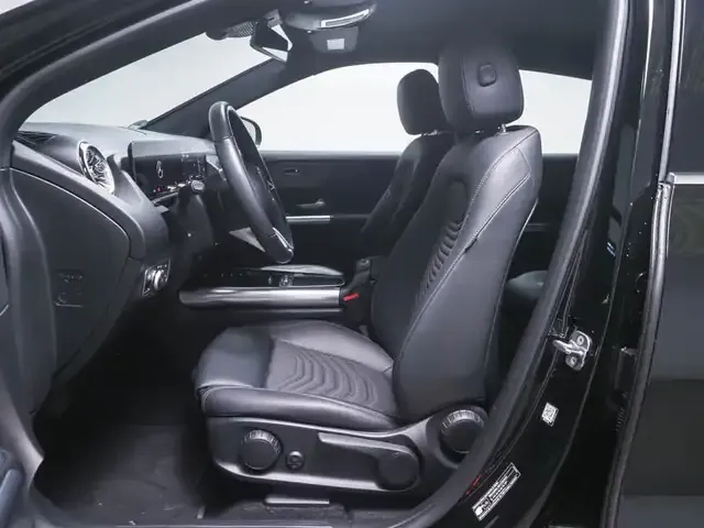 Mercedes-Benz EQA 300