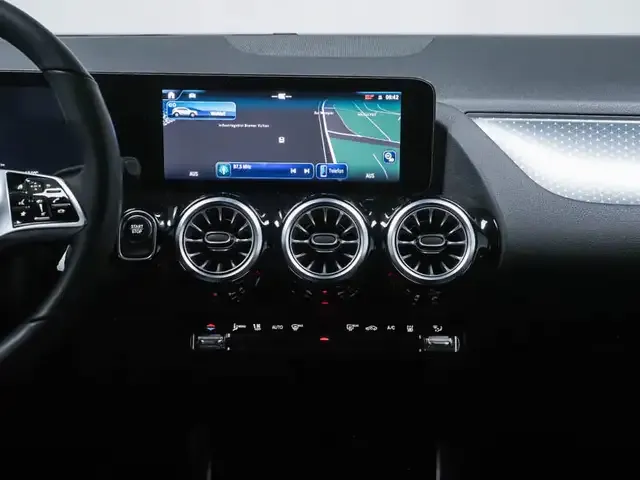 Mercedes-Benz EQA 300