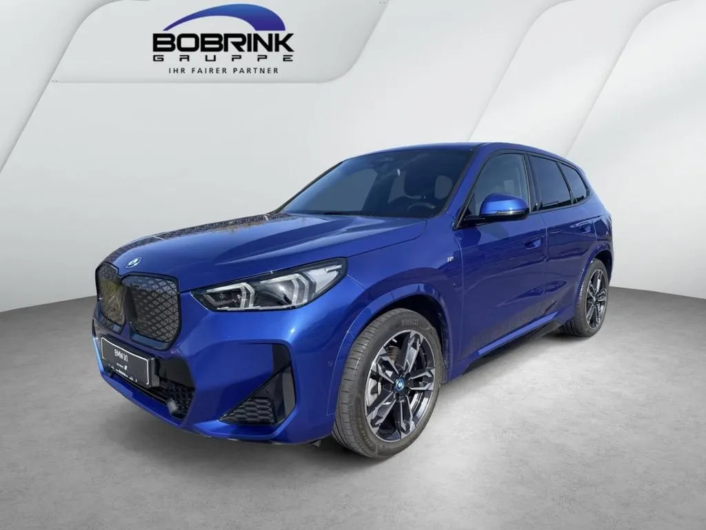 BMW iX1
