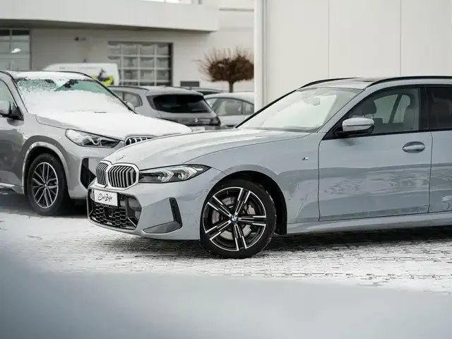 BMW 330