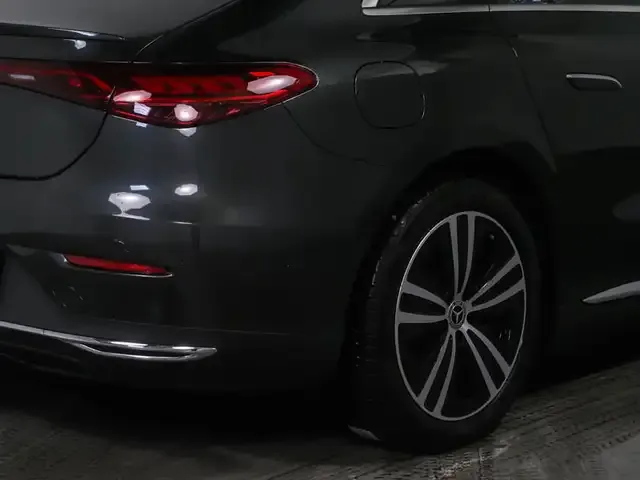 Mercedes-Benz EQE 300