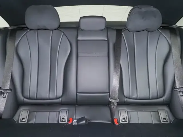 Mercedes-Benz EQE 300