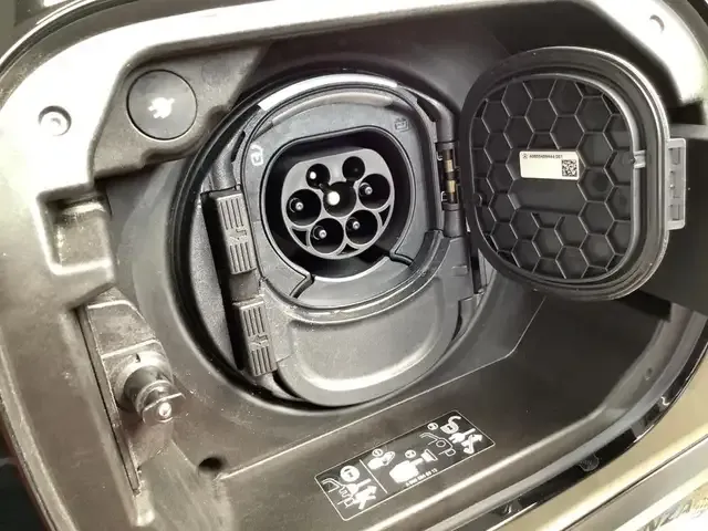 Mercedes-Benz EQB 300