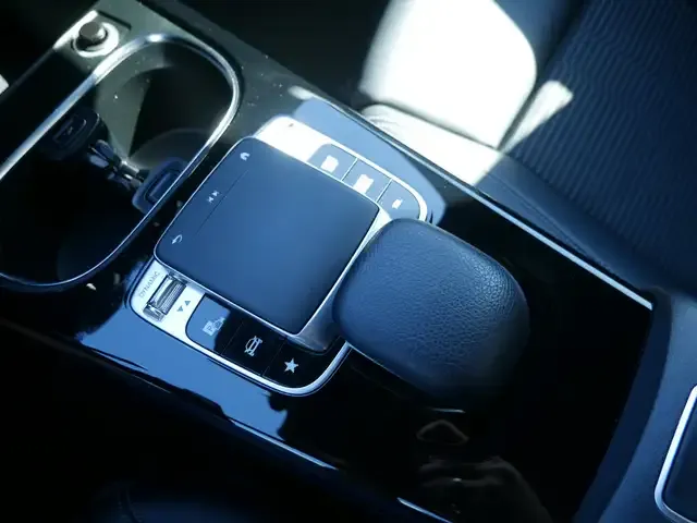 Mercedes-Benz A 220
