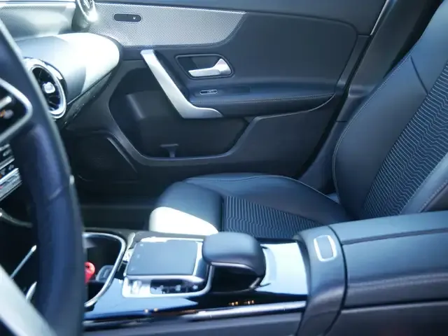 Mercedes-Benz A 220