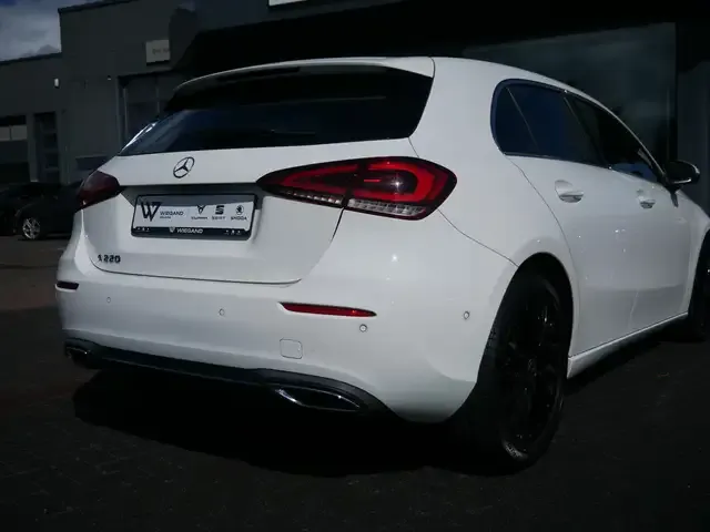 Mercedes-Benz A 220