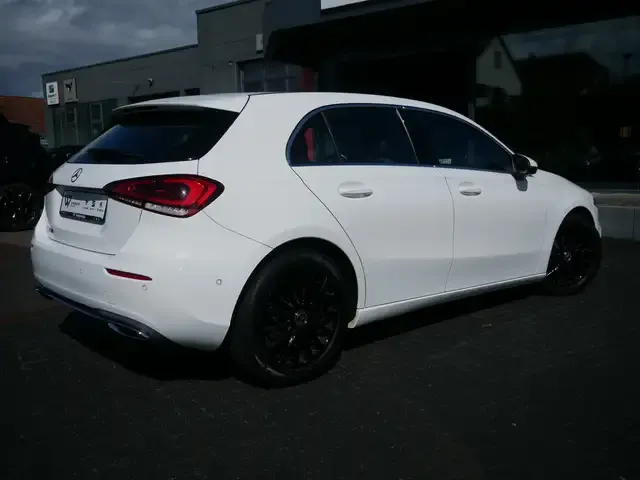 Mercedes-Benz A 220