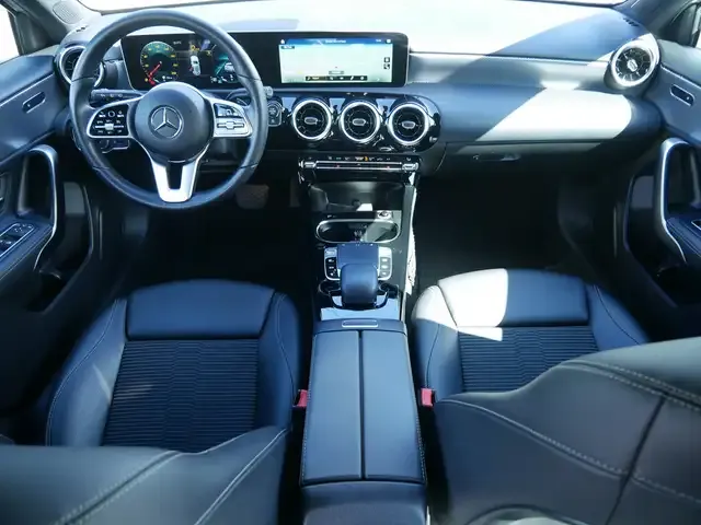 Mercedes-Benz A 220