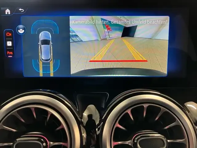 Mercedes-Benz EQB 300