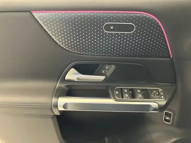 Mercedes-Benz EQB 300