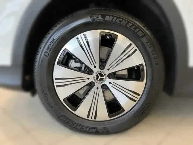Mercedes-Benz EQB 300