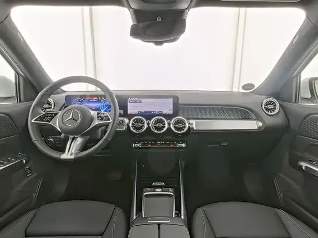 Mercedes-Benz EQB 300