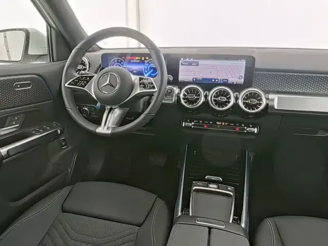 Mercedes-Benz EQB 300