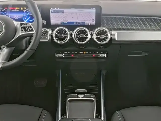 Mercedes-Benz EQB 300