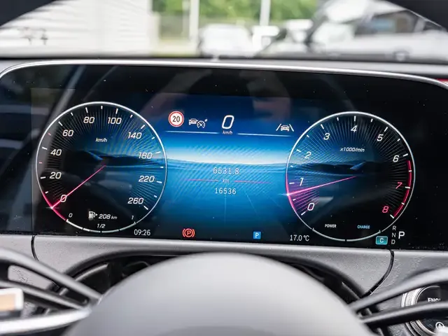 Mercedes-Benz E 200